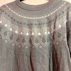 Helly Hansen Gray and White Patterned Sweater